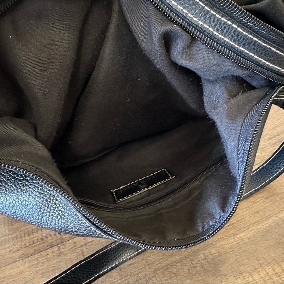 Beautiful Etienne Aigner black leather handbag in great condition - Picture 12 of 13